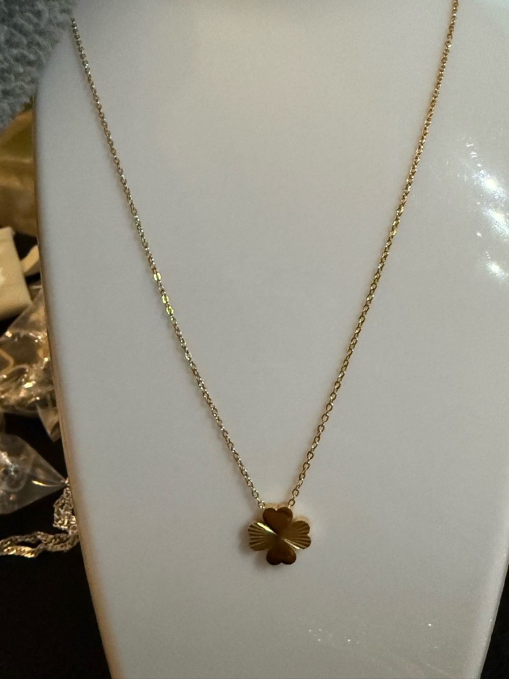 Gold Four-Leaf Clover Pendant Necklace - Classic Women’s Jewelry